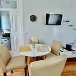Plaza House