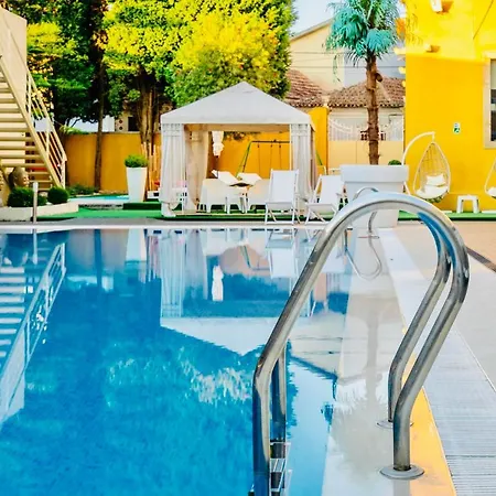 Plaza House Апартаменты